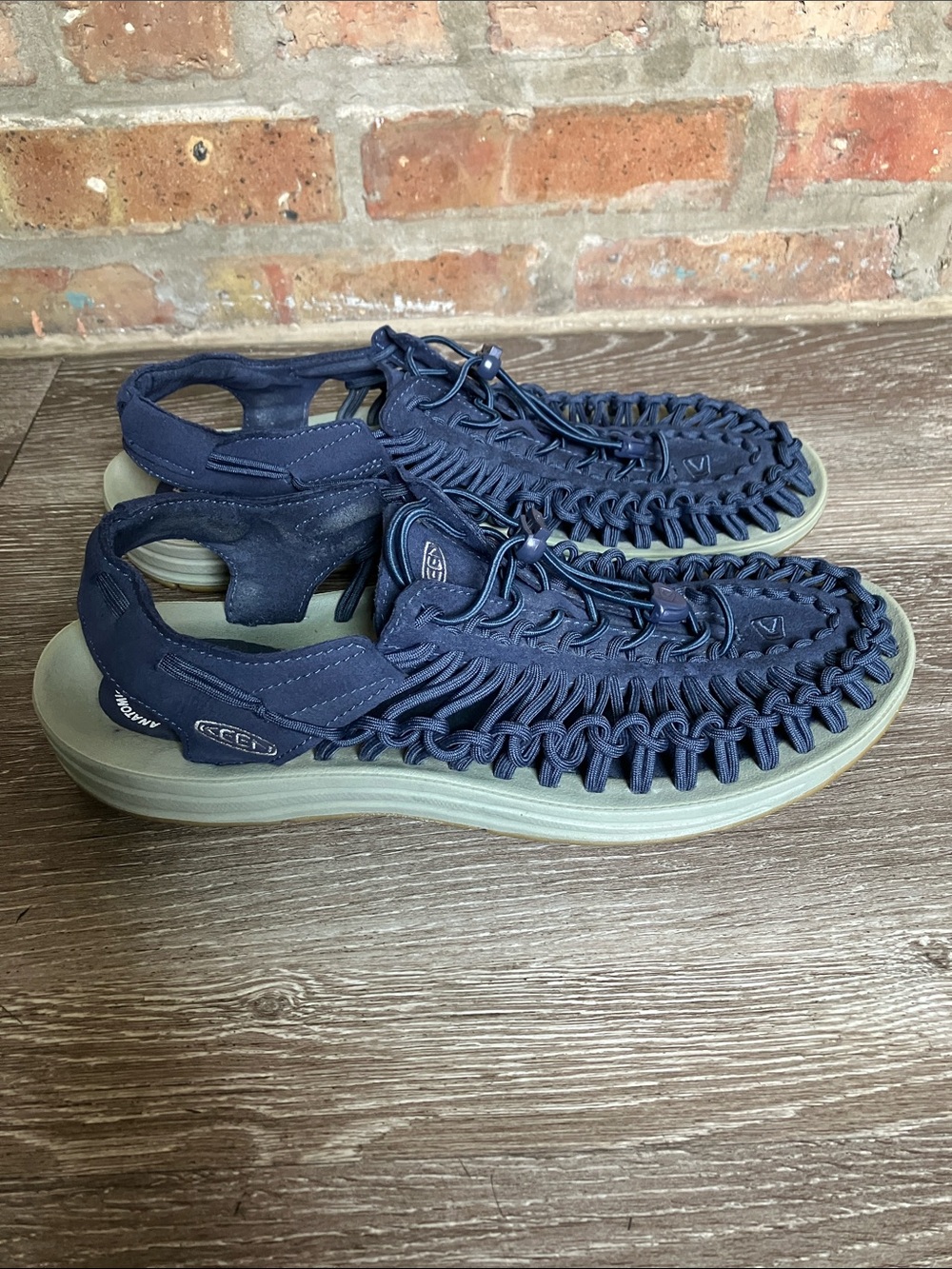 KEEN Uneek sandals